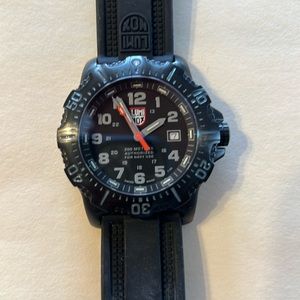Luminox series 4220 black watch